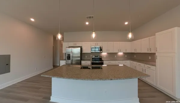 $2,500 | 330 East Carson Street, Unit 2201, San Antonio, TX 78208