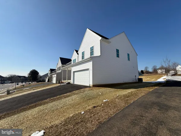 $565,000 | 253 Beaumont Drive, Oxford, PA 19363