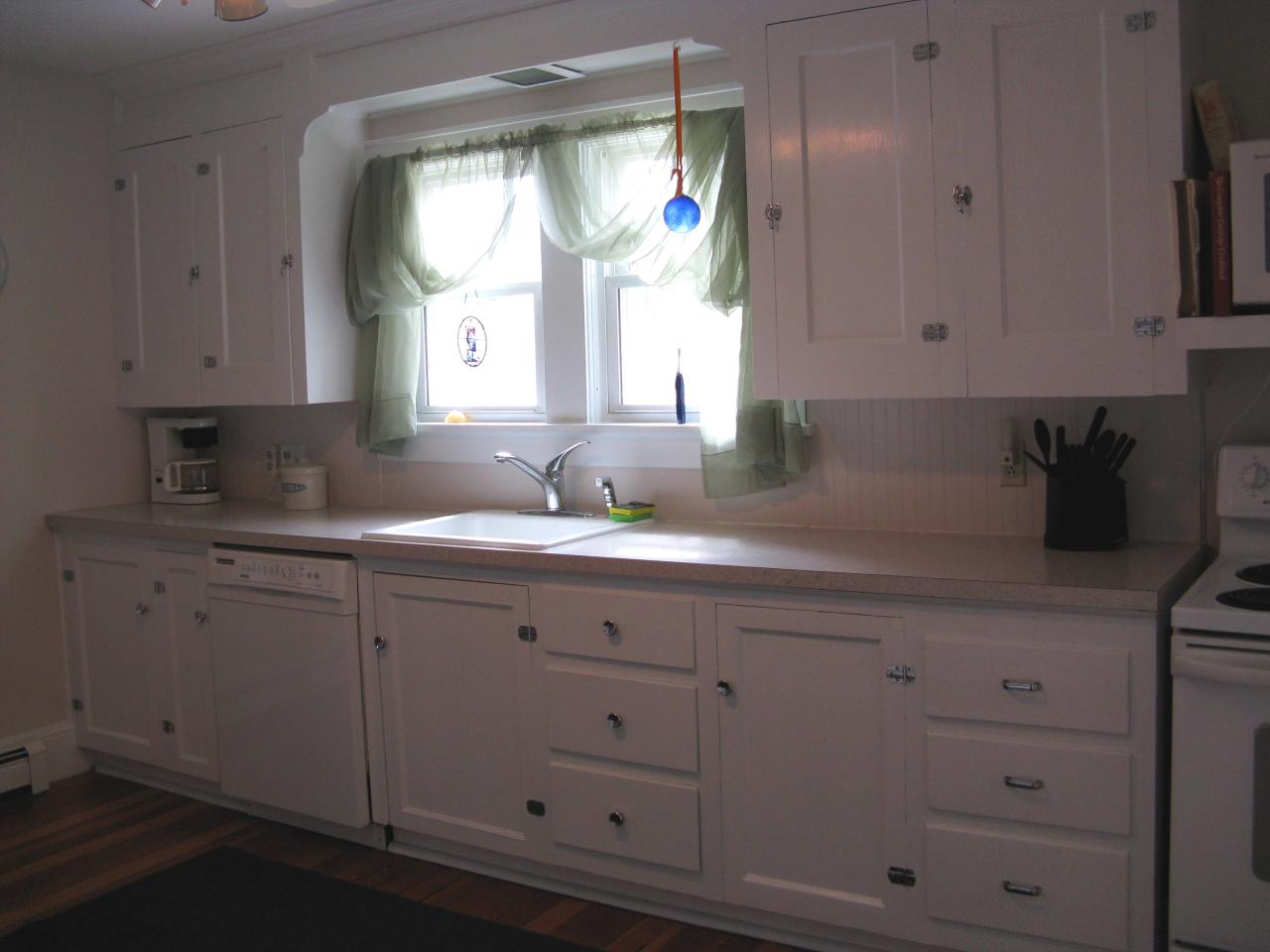 27 Ridgeway Avenue Pittsfield, MA 01201 - Photo 8 of 21 Kitchen