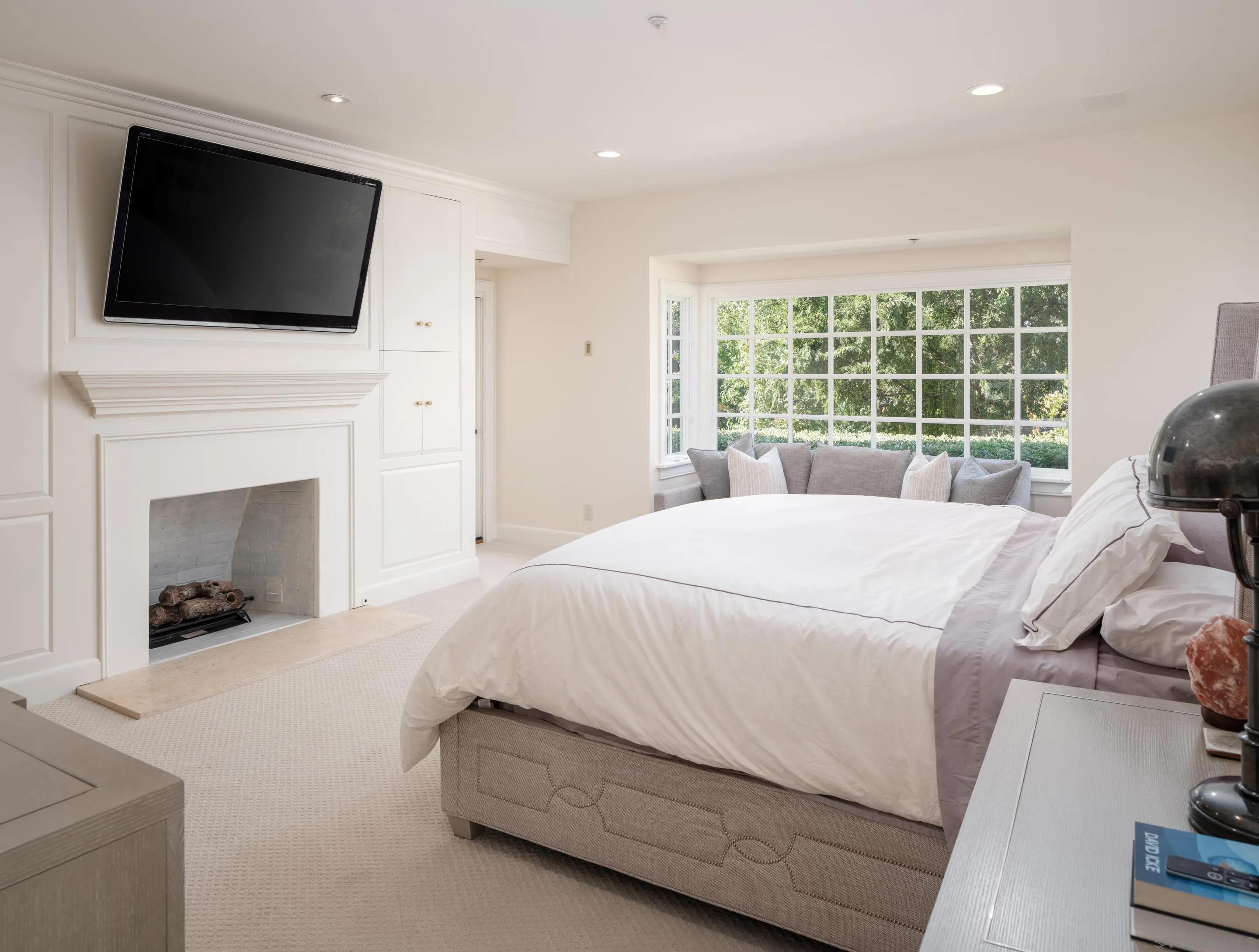 6502 Via Vista Canada Rancho Santa Fe, CA 92067 - Photo 29 of 55 a bedroom with a bed and a flat screen tv