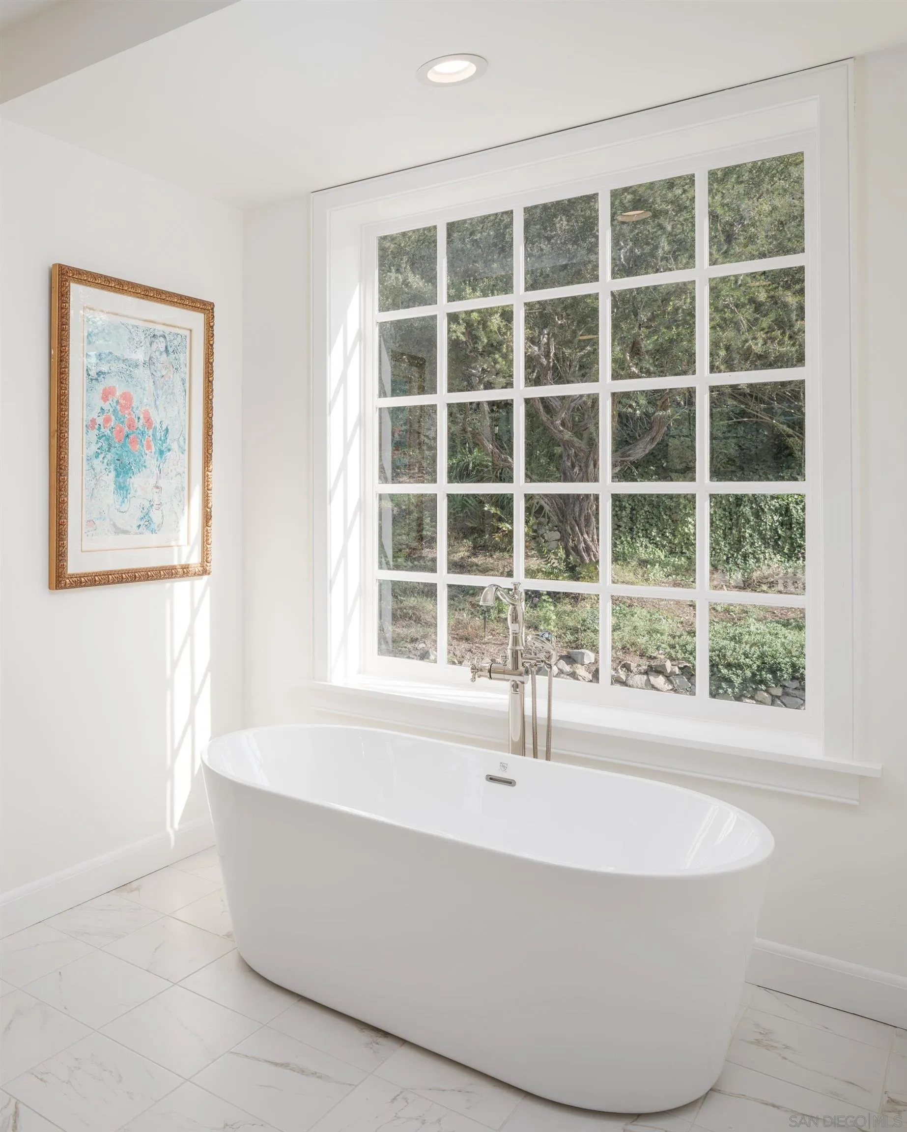 6502 Via Vista Canada Rancho Santa Fe, CA 92067 - Photo 32 of 55 a white bath tub sitting next to a window