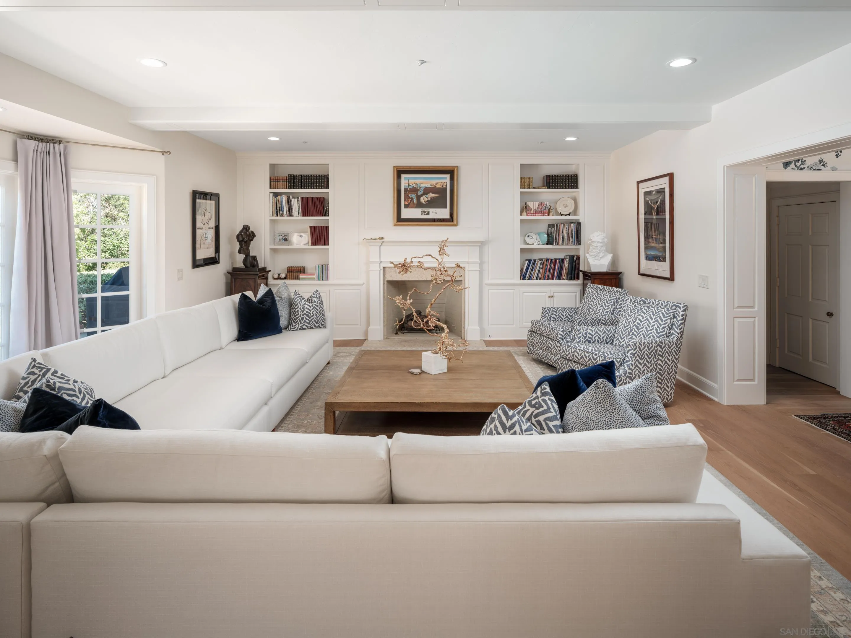 6502 Via Vista Canada Rancho Santa Fe, CA 92067 - Photo 7 of 55 a living room with furniture and a window