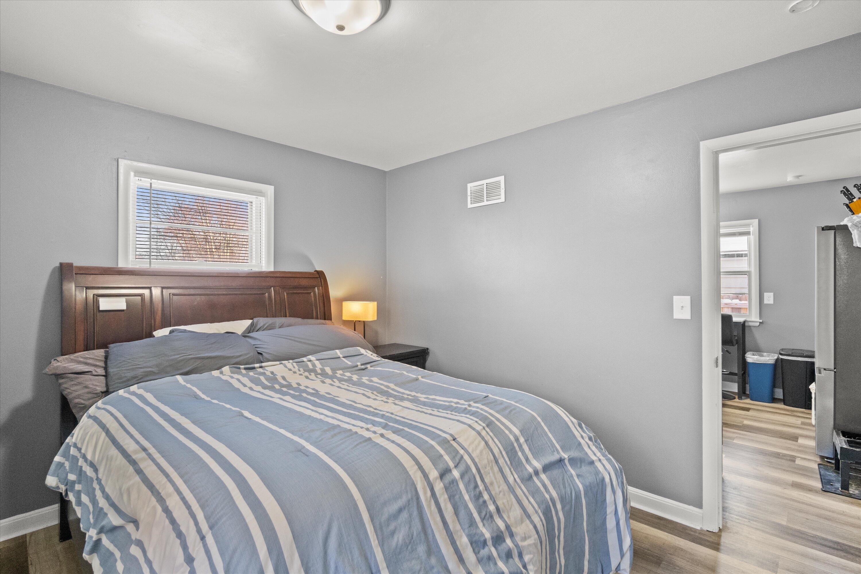 5658 North 66th Street Milwaukee, WI 53218 - Photo 11 of 23 Primary Bedroom