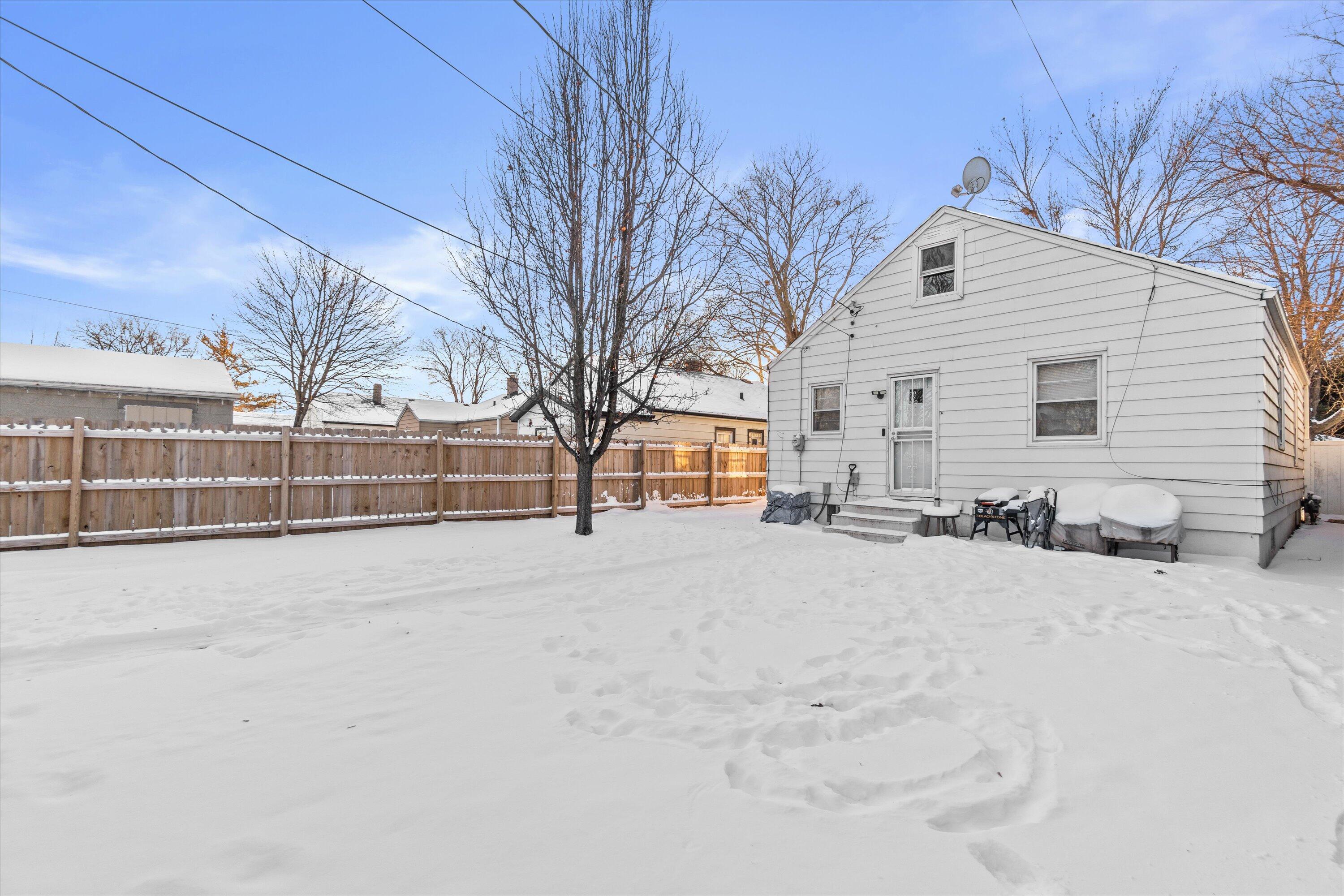 5658 North 66th Street Milwaukee, WI 53218 - Photo 19 of 23 Backyard
