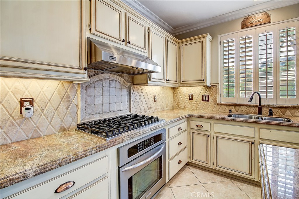 14182 Crystal View Terrace Riverside, CA 92508 - Photo 27 of 74