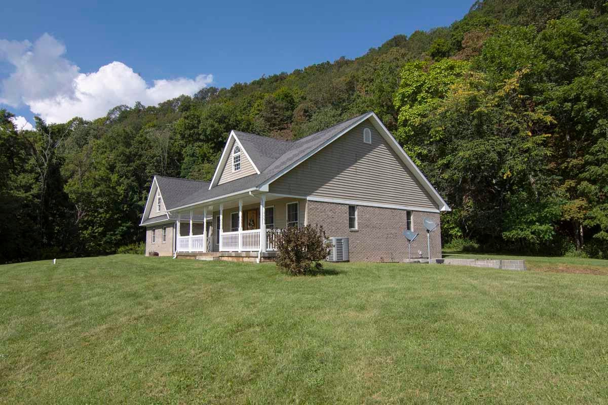 1498 Flat Mountain Road Sinks Grove, WV 24976 - Photo 11 of 57 Gallery Image 11