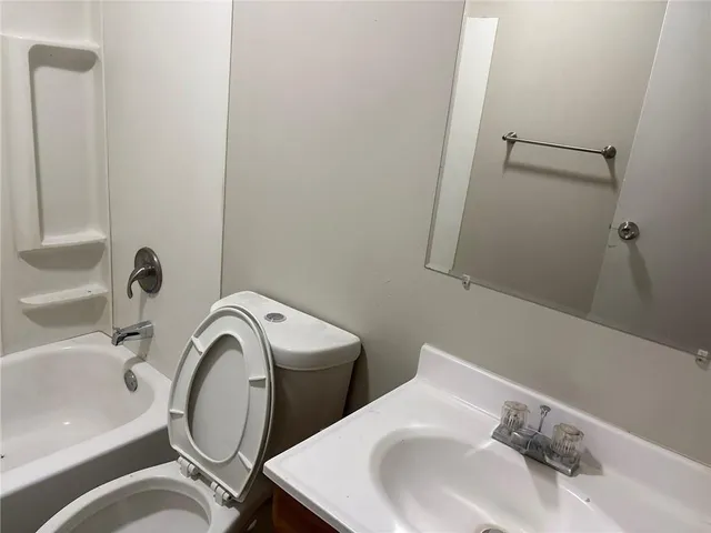 $132,000 | 6310 East 153 Street, Grandview, MO 64030