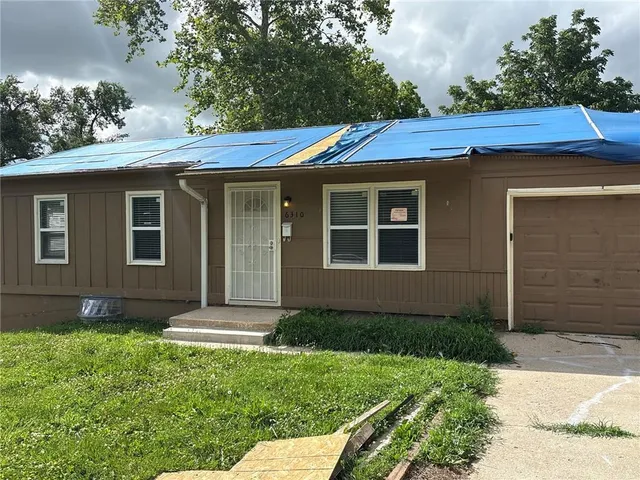 $132,000 | 6310 East 153 Street, Grandview, MO 64030