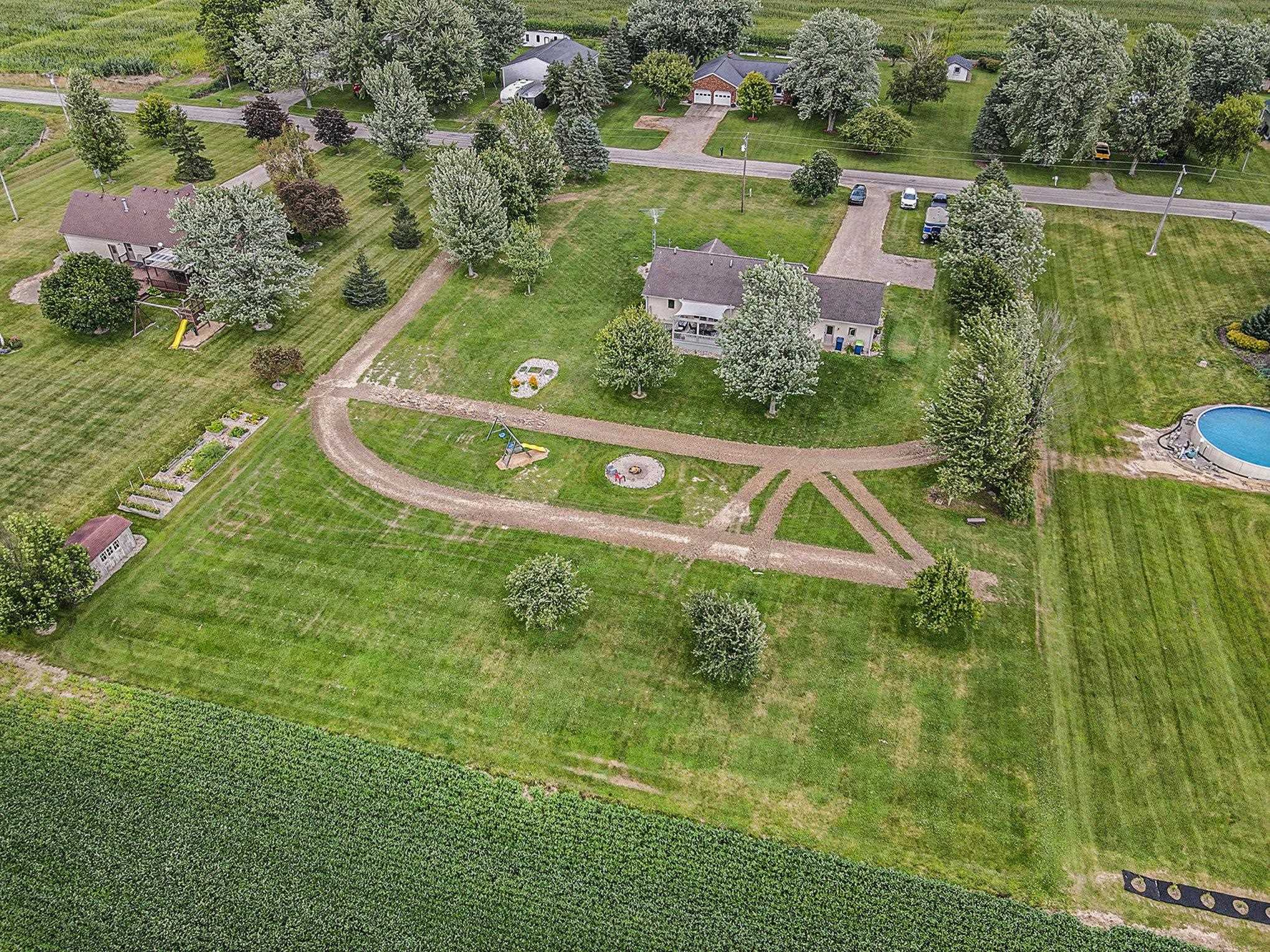 17260 E Road New Lothrop, MI 48460 - Photo 3 of 28