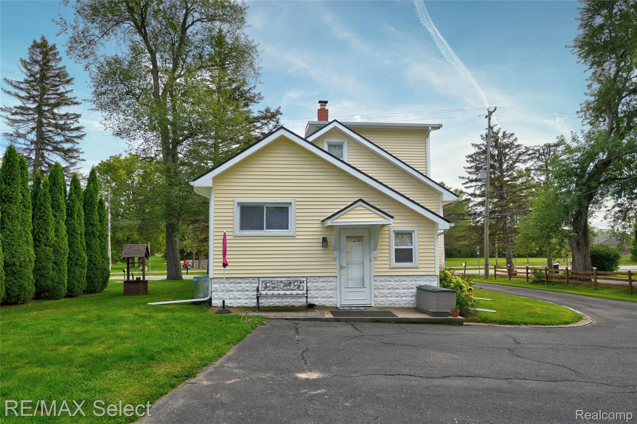 10267 Lapeer Road Davison, MI 48423 - Photo 4 of 41 10267 Lapeer Rd 06.jpg