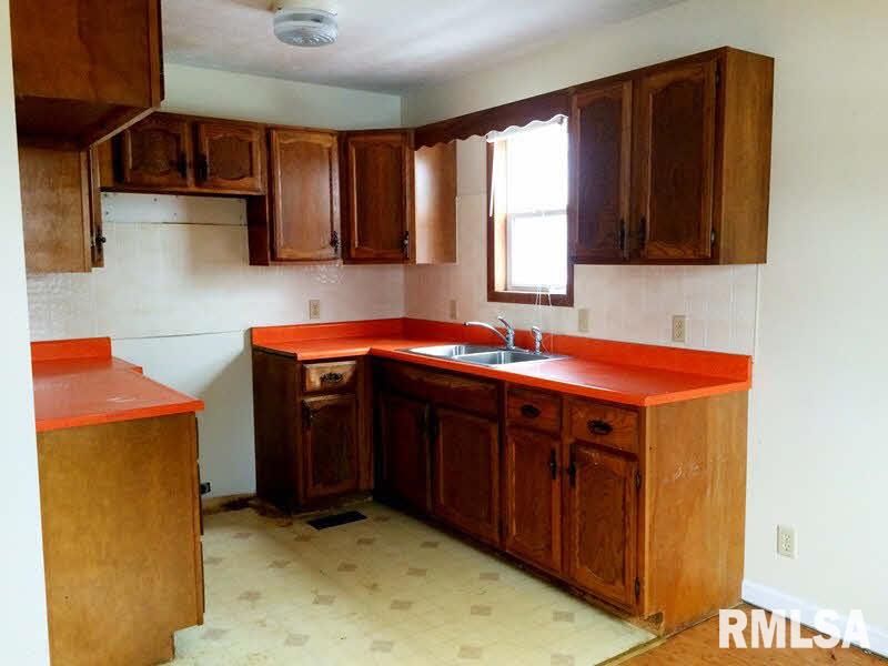 22225 Corinth Road Thompsonville, IL 62890 - Photo 6 of 7