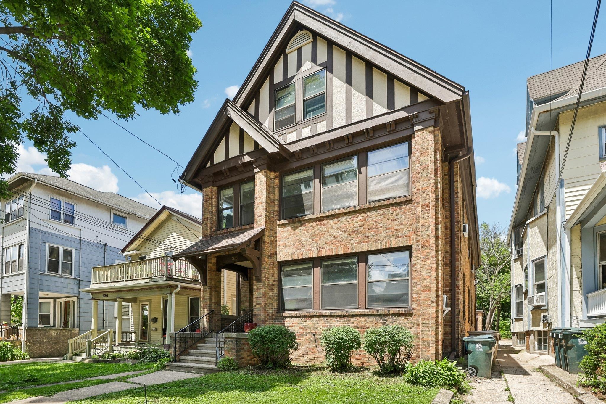 926 Spaight Street Madison, WI 53703 - Photo 3 of 61
