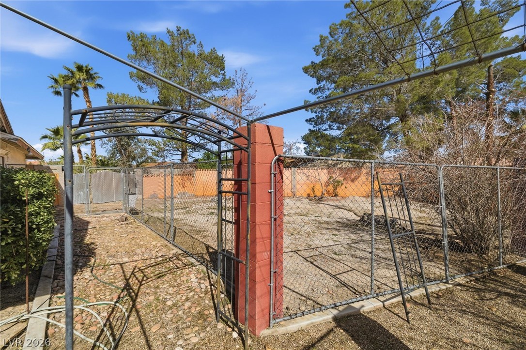 3040 Westwind Road Las Vegas, NV 89146 - Photo 26 of 44