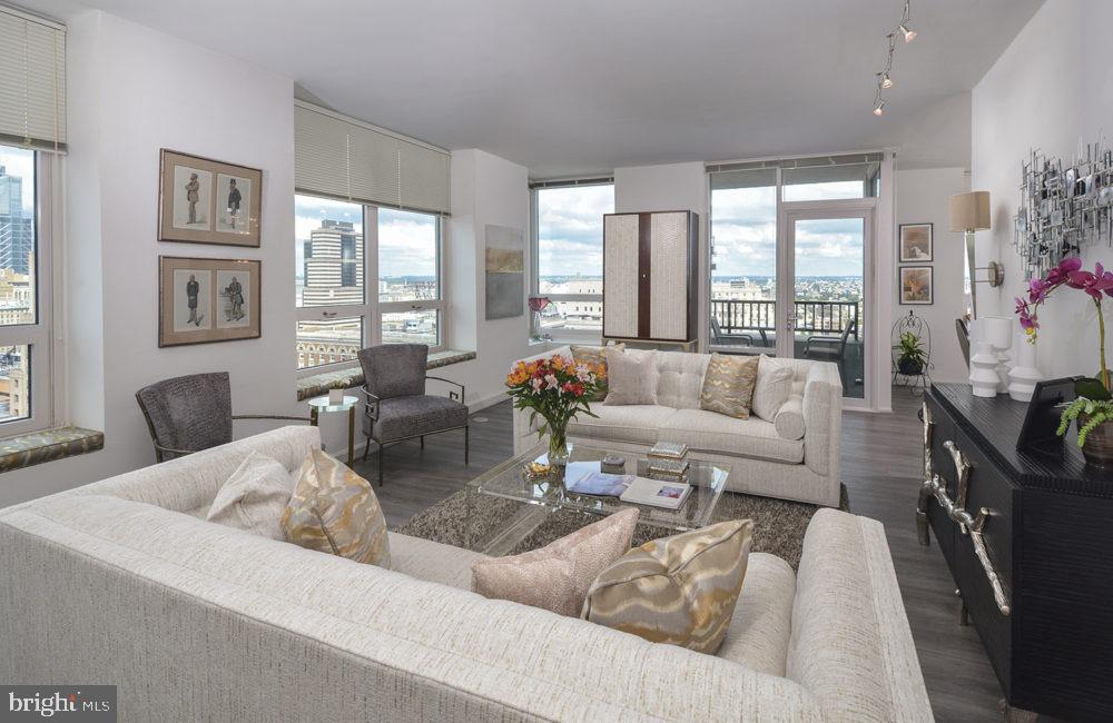 200 West Washington Square, Unit 2B/2BA Philadelphia, PA 19106 - Photo 13 of 33