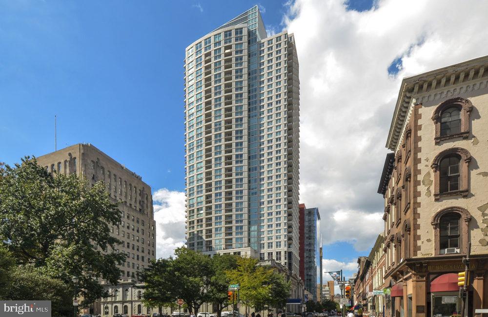 200 West Washington Square, Unit 2B/2BA Philadelphia, PA 19106 - Photo 2 of 33
