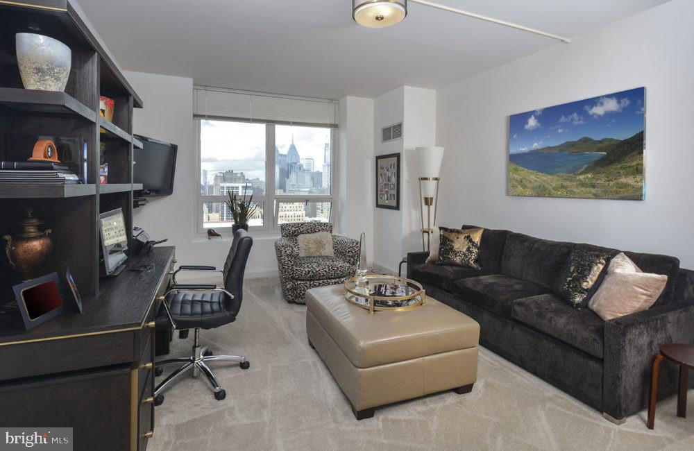 200 West Washington Square, Unit 2B/2BA Philadelphia, PA 19106 - Photo 24 of 33