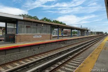 $3,499 | 78 Violet Avenue, Unit FIRST FLOOR WITH 2 BDRMS, Floral Park, NY 11001