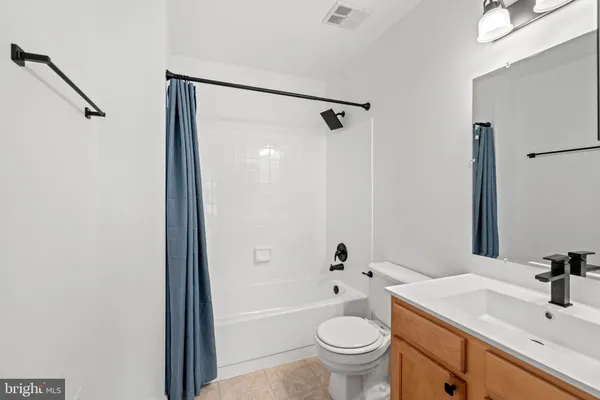 $958,000 | 8405 Hollis Lane, Vienna, VA 22182