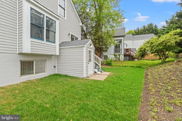 $958,000 | 8405 Hollis Lane, Vienna, VA 22182