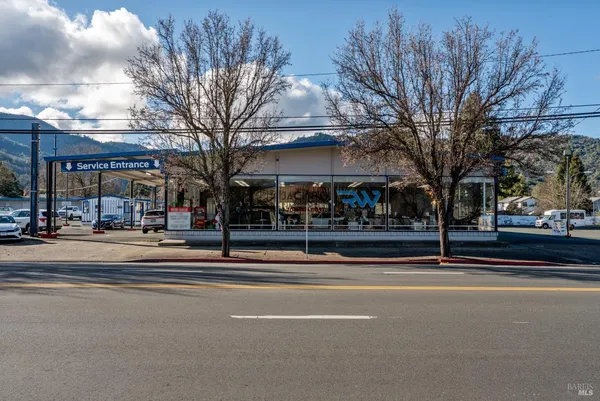 $1,575,000 | 1120 South State Street, Ukiah, CA 95482