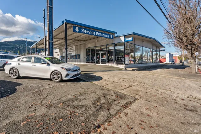 a car parked in front of a building