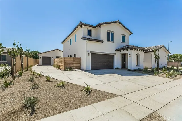 $775,000 | 6008 East Sussex Way, Fresno, CA 93727