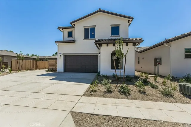 $775,000 | 6008 East Sussex Way, Fresno, CA 93727