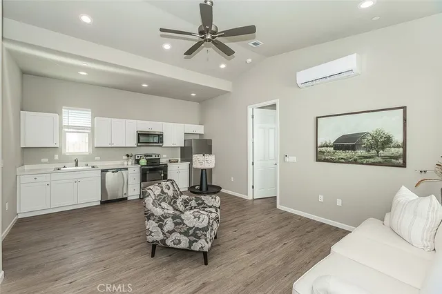 $775,000 | 6008 East Sussex Way, Fresno, CA 93727