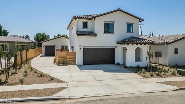 $775,000 | 6008 East Sussex Way, Fresno, CA 93727
