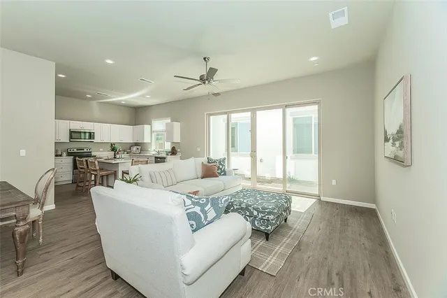 $775,000 | 6008 East Sussex Way, Fresno, CA 93727