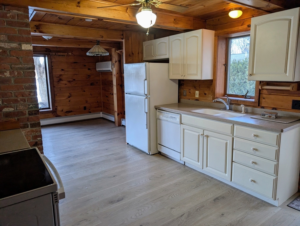 27 Carrier Lane Sutton, MA 01590 - Photo 6 of 24