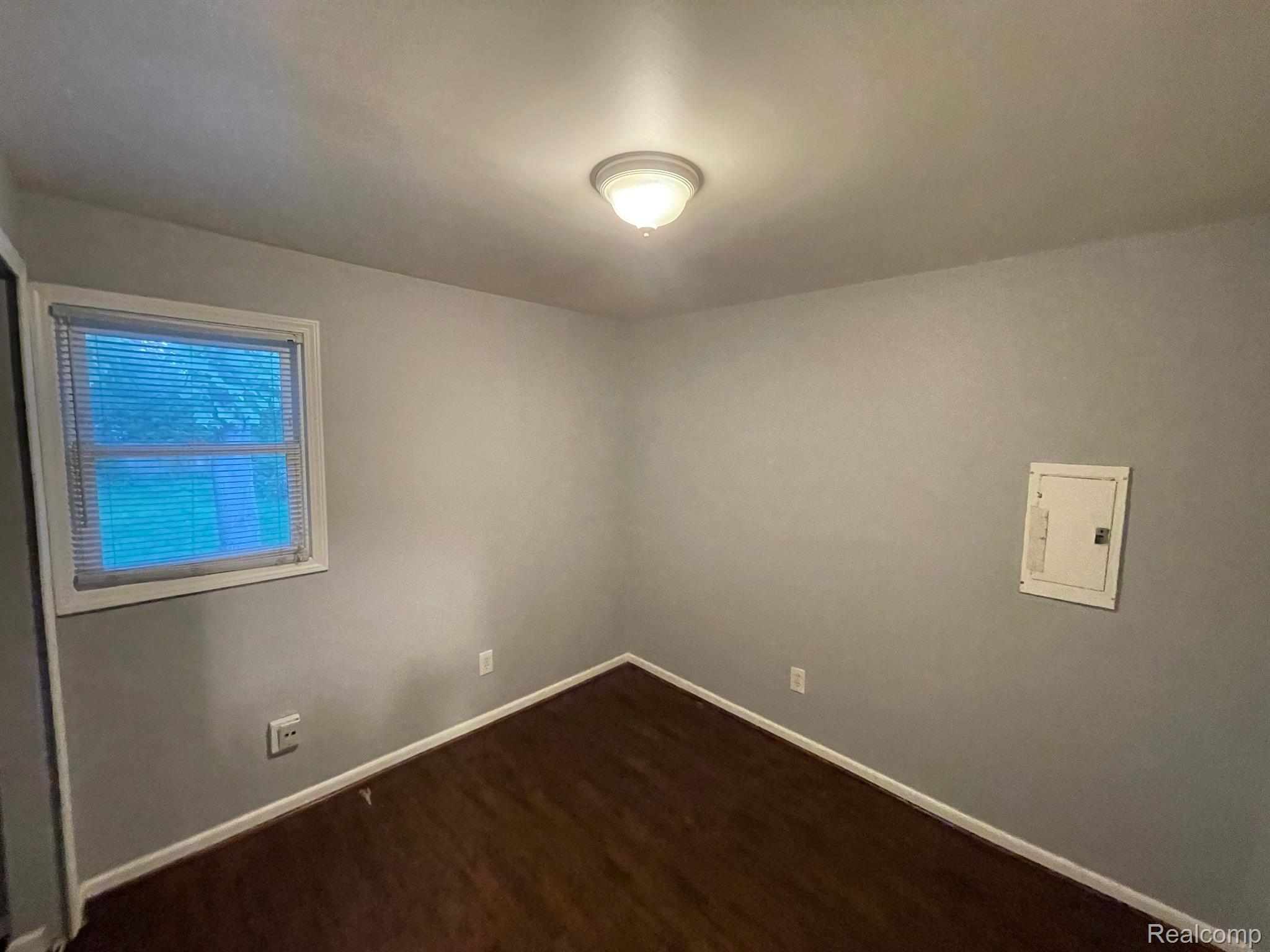 20956 Rensselaer Street Farmington, MI 48336 - Photo 6 of 10