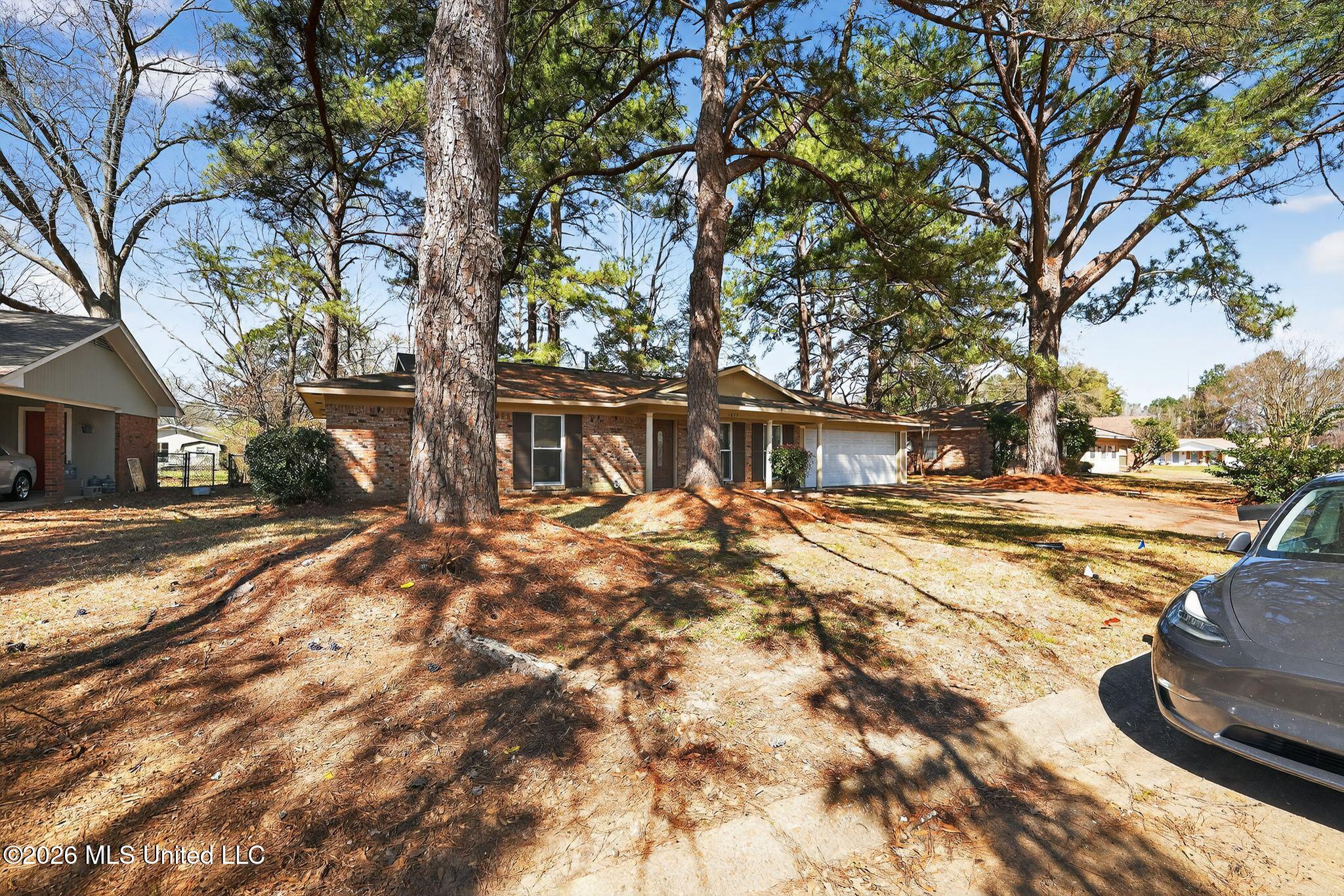 5857 Cypress Trail Jackson, MS 39211 - Photo 3 of 47 01_5857_Cypress_Trail_Jackson_MS_39211-E