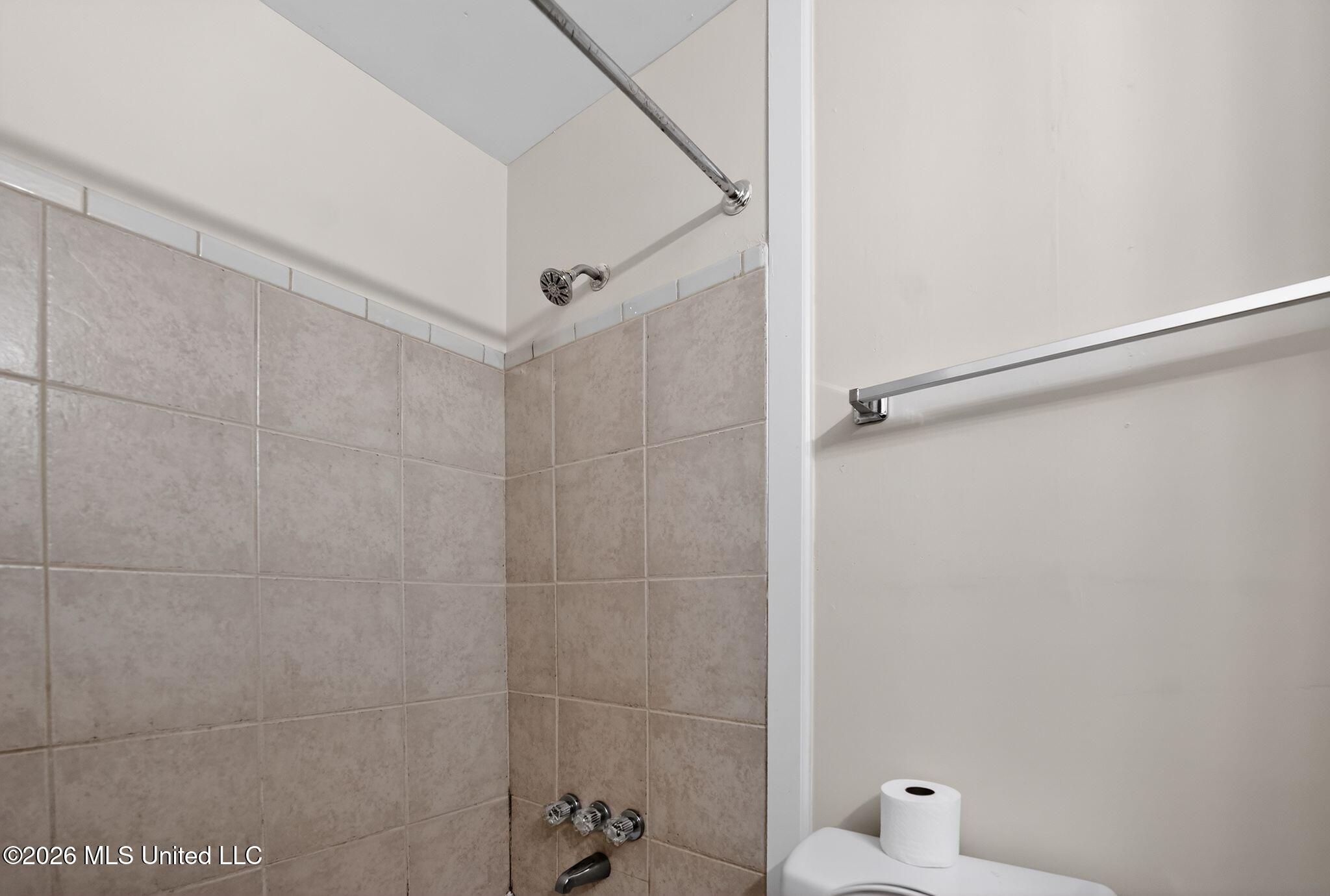 5857 Cypress Trail Jackson, MS 39211 - Photo 38 of 47 38_5857_Cypress_Trail_Jackson_MS_39211-B