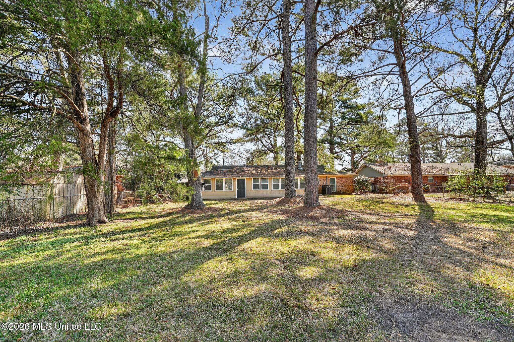 5857 Cypress Trail Jackson, MS 39211 - Photo 5 of 47 05_5857_Cypress_Trail_Jackson_MS_39211-E