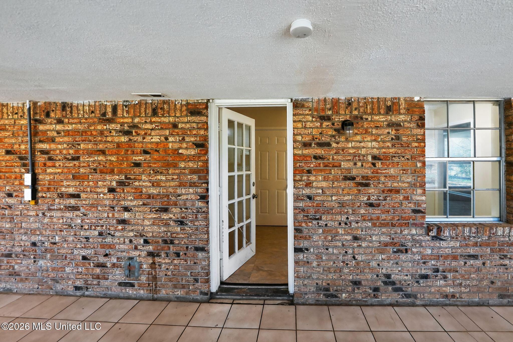 5857 Cypress Trail Jackson, MS 39211 - Photo 7 of 47 07_5857_Cypress_Trail_Jackson_MS_39211-E