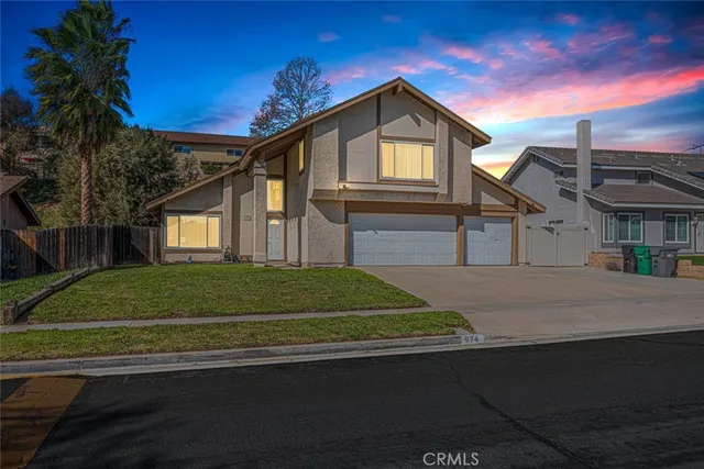 $810,000 | 974 Nottingham Drive, Corona, CA 92878