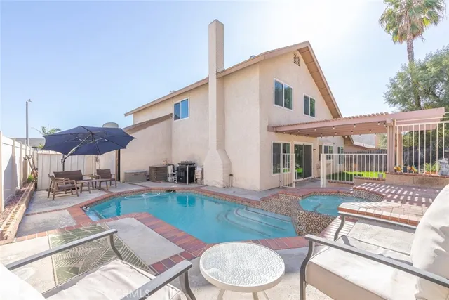 $810,000 | 974 Nottingham Drive, Corona, CA 92878