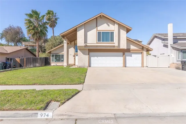 $810,000 | 974 Nottingham Drive, Corona, CA 92878