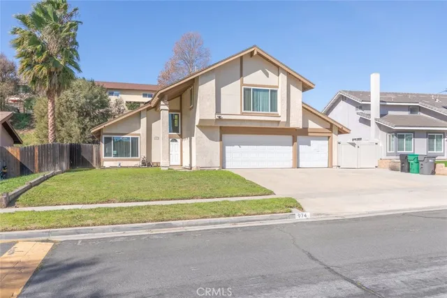 $810,000 | 974 Nottingham Drive, Corona, CA 92878