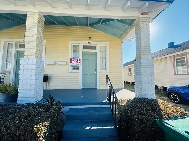 $1,500 | 427 Chalmette Street, Harvey, LA 70058