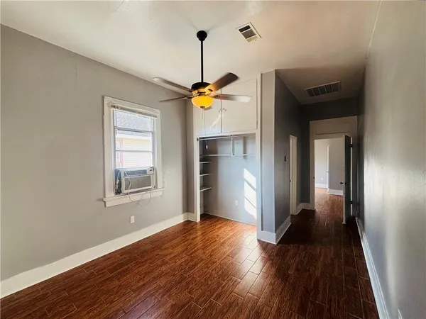 $1,350 | 427 Chalmette Street, Harvey, LA 70058