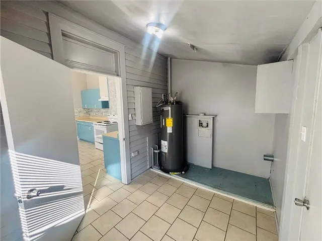 $1,500 | 427 Chalmette Street, Harvey, LA 70058