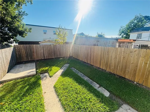 $1,500 | 427 Chalmette Street, Harvey, LA 70058