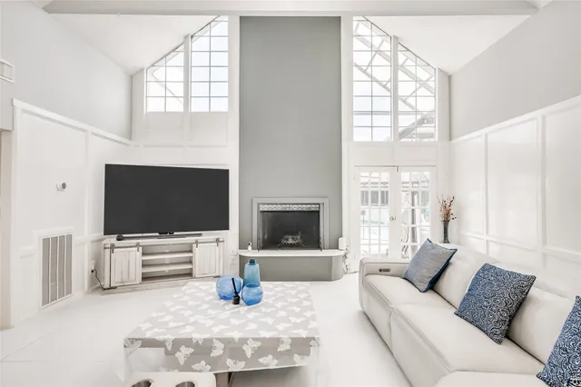 $639,000 | 611 Montclair Boulevard, Sugar Land, TX 77478