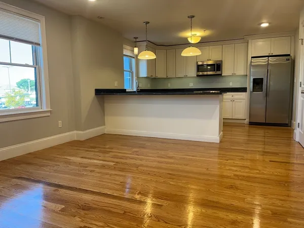 $2,900 | 45 Spring Street, Unit 6, Boston, MA 02132
