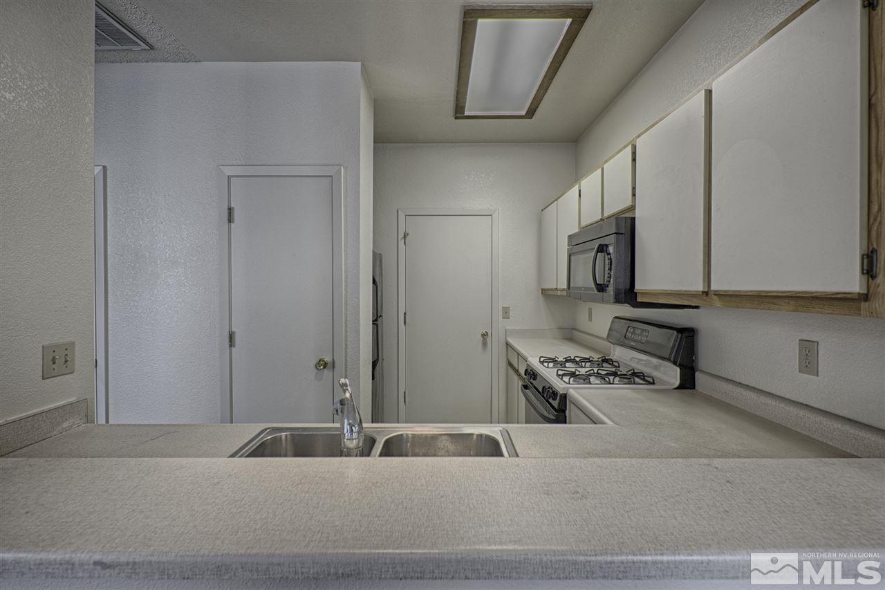 4072 Snowshoe Lane Reno, NV 89502 - Photo 4 of 15 Photo 4