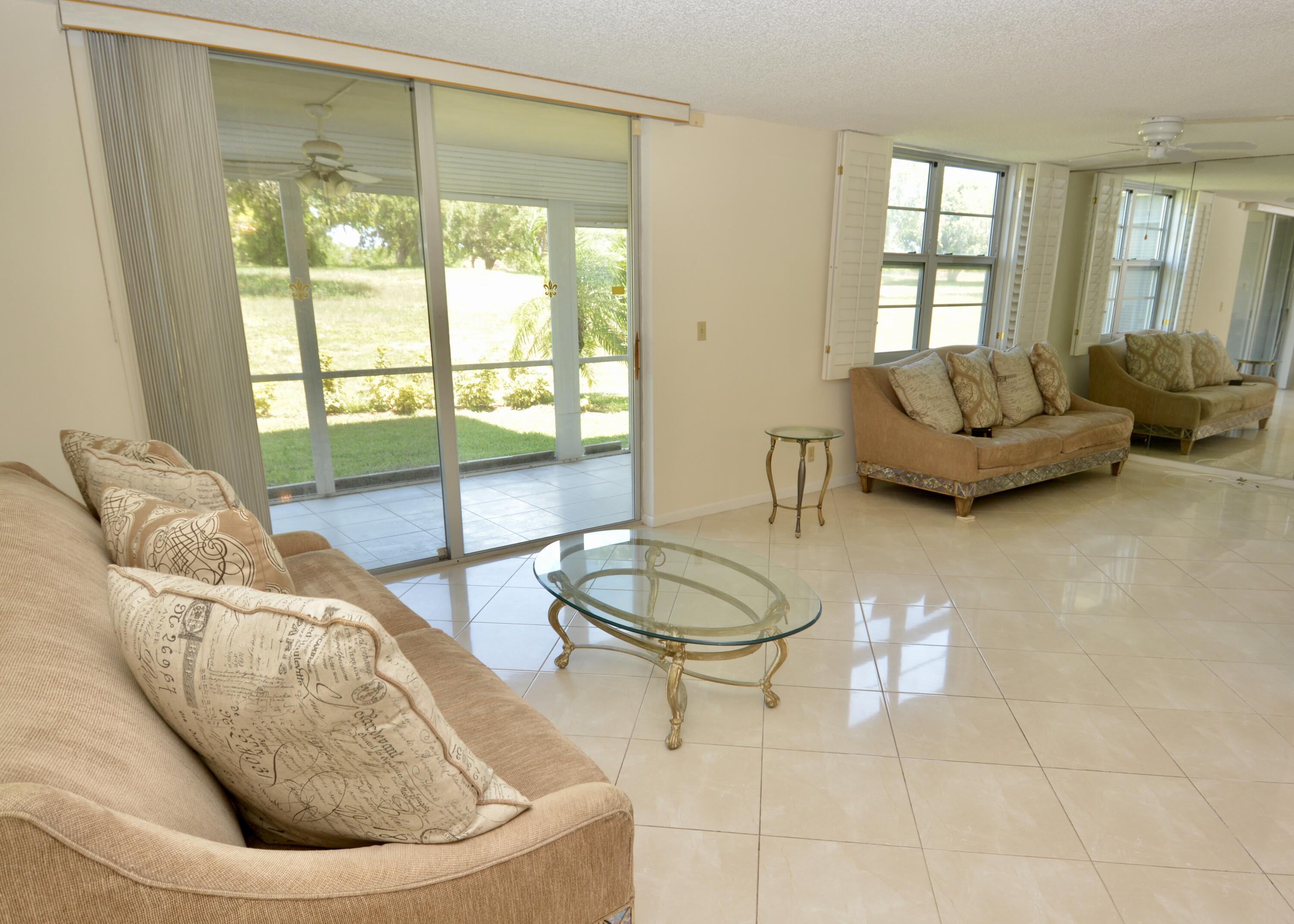 6100 Northwest 2nd Avenue, Unit 129 Boca Raton, FL 33487 - Photo 5 of 22 Living Room