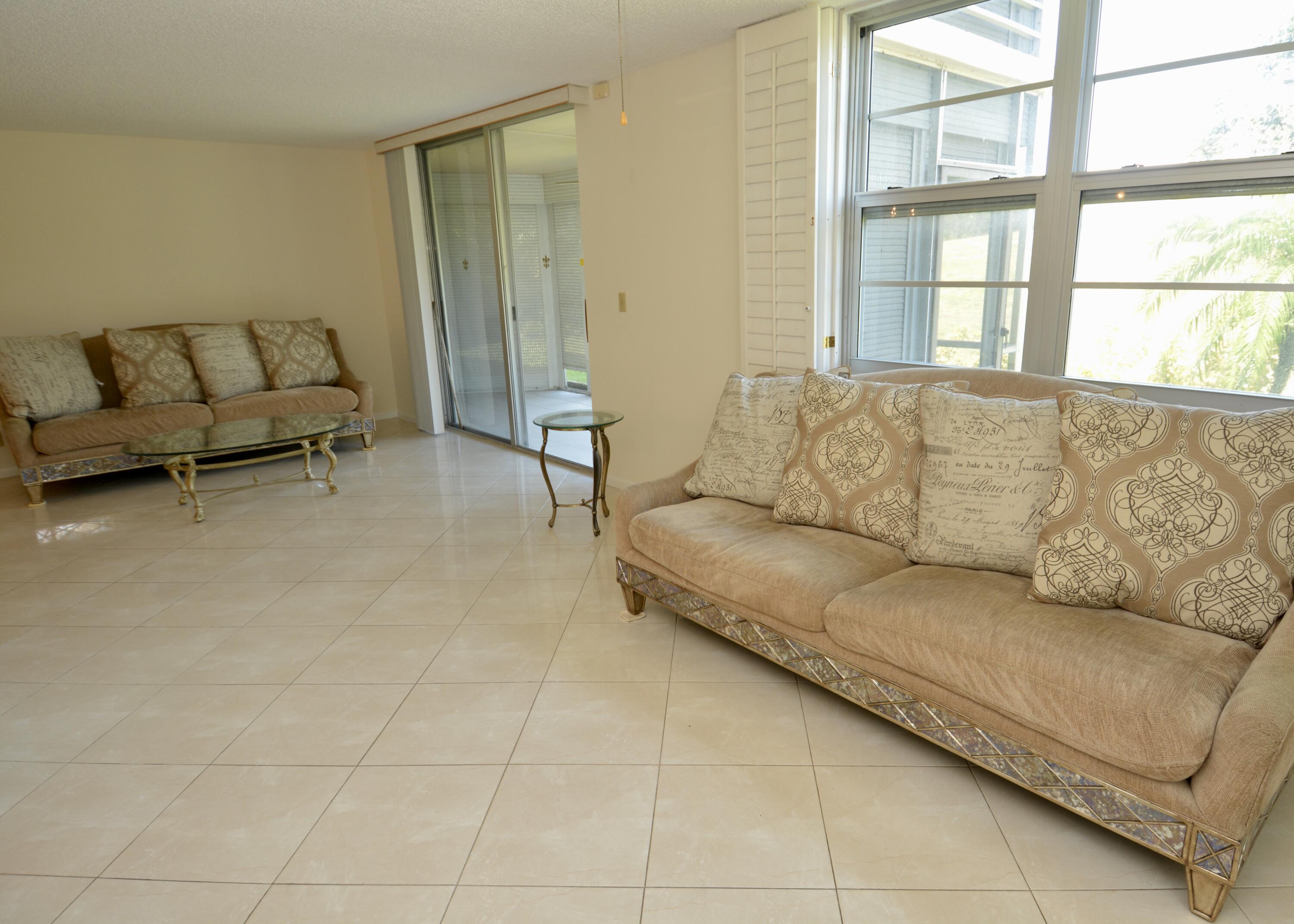 6100 Northwest 2nd Avenue, Unit 129 Boca Raton, FL 33487 - Photo 6 of 22 Living Room