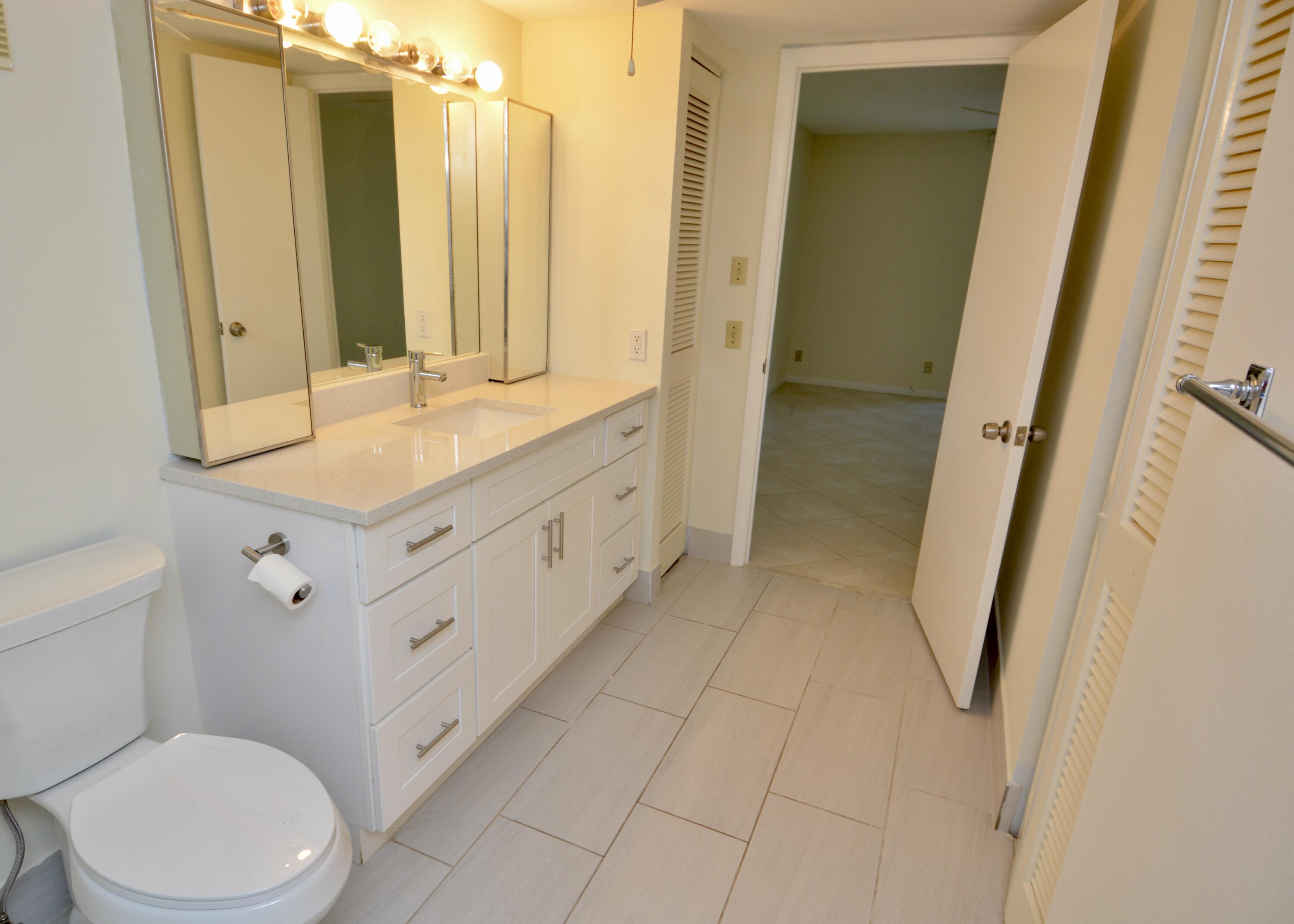 6100 Northwest 2nd Avenue, Unit 129 Boca Raton, FL 33487 - Photo 10 of 22 Master Bath